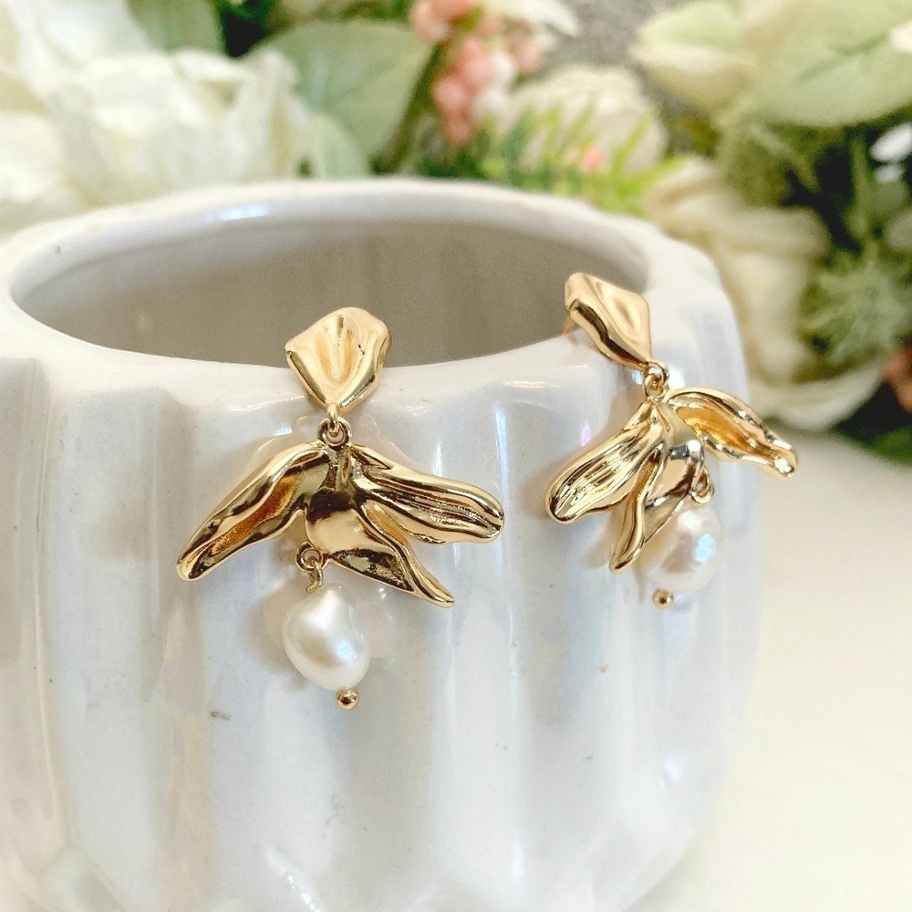 Gold Pearl statement dangle earrings floral chunky boho sculptural 💖2/$30 - Picture 4 of 9